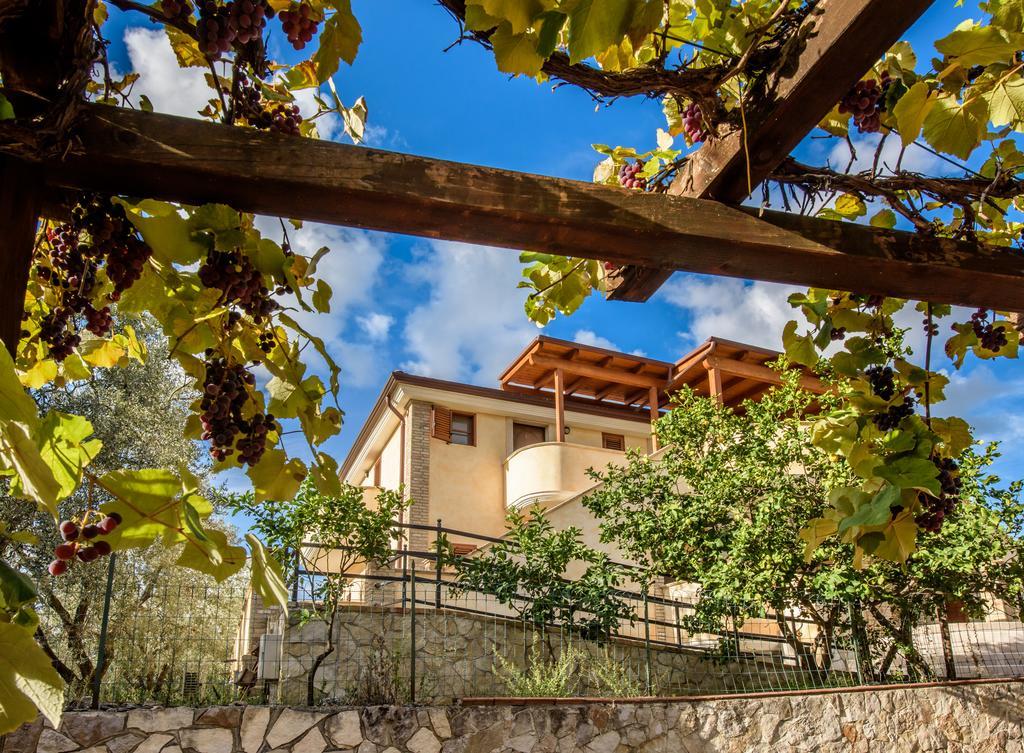 Albergo Il Giardino Foce Varano Buitenkant foto