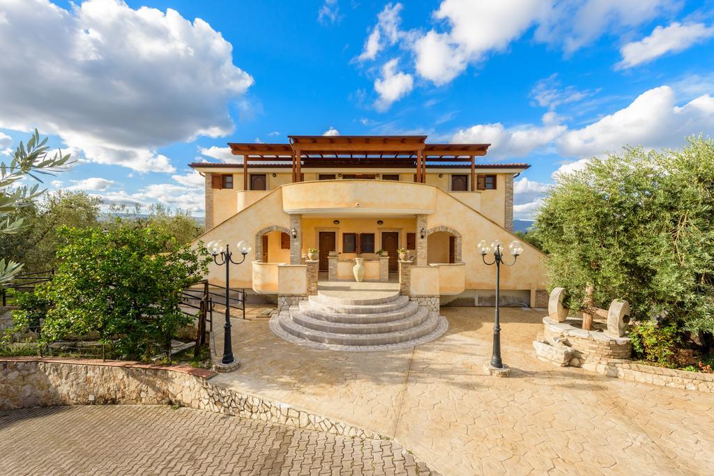 Albergo Il Giardino Foce Varano Buitenkant foto