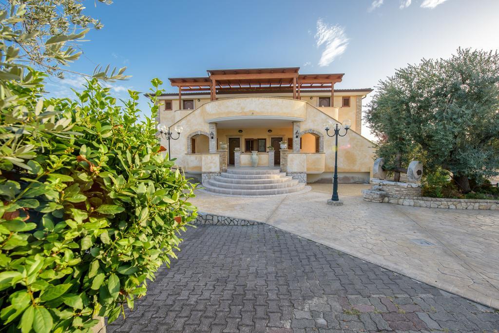 Albergo Il Giardino Foce Varano Buitenkant foto
