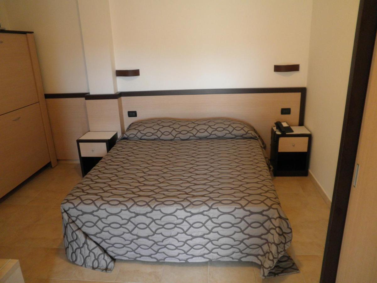Albergo Il Giardino Foce Varano Kamer foto